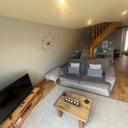 Widgeon Bespoke Cabin Is Lakeside With Private Fishing Peg, Hot Tub Situated At Tattershall Lakes Country Park Exterior foto
