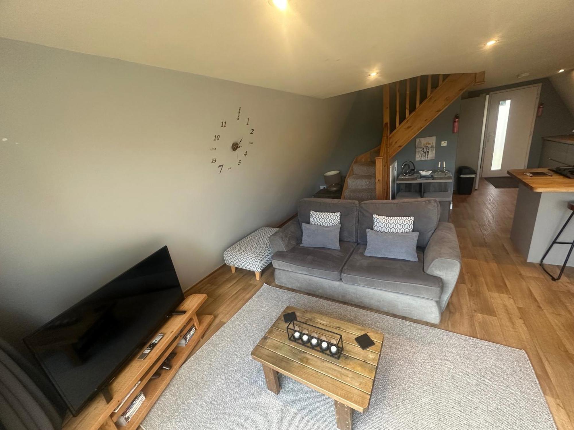 Widgeon Bespoke Cabin Is Lakeside With Private Fishing Peg, Hot Tub Situated At Tattershall Lakes Country Park Exterior foto